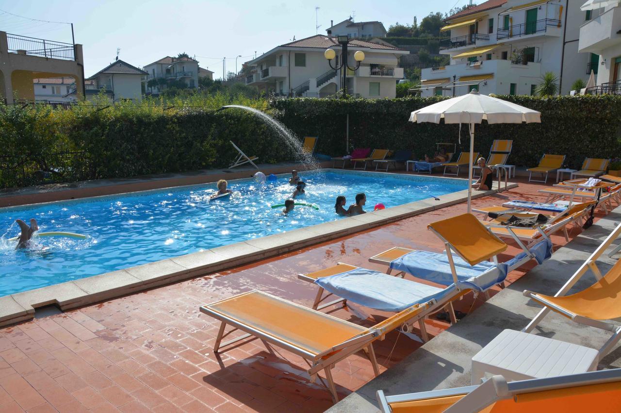 Residence Mare Verde Pietra Ligure Extérieur photo